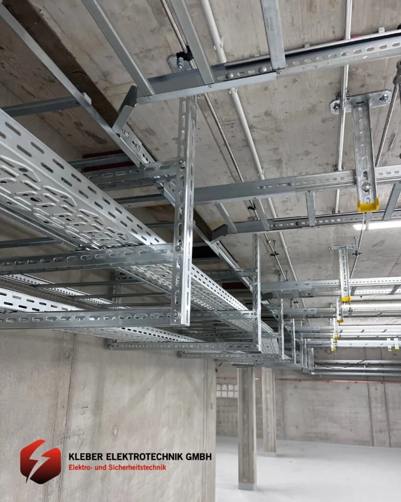 110kV-Schaltanlagenhalle Innenansicht