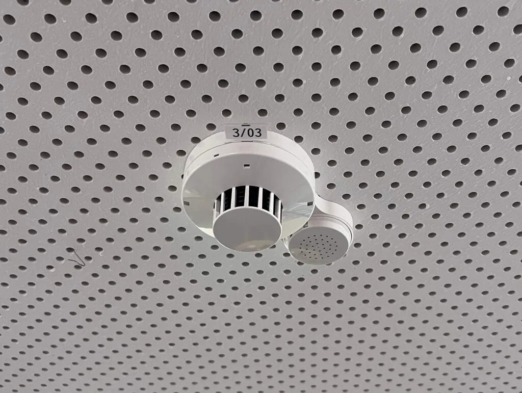 Brandwarnanlage Installation